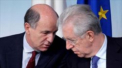 Il ministro dello Sviluppo economico Corrado Passera con il premier Monti.