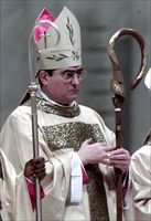 Monsignor Franco Agostinelli, nel giorno della sua ordinazione episcopale nel 2002 (Ansa).