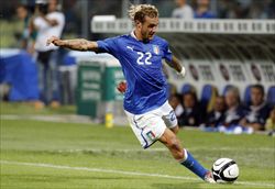 L'azzurro Alessandro Diamanti durante la partita con Malta (Reuters).