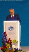 Il presidente Nazarbayev alla conferenza.