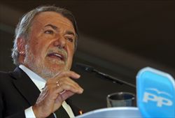 Il parlamentare spagnolo Jaime Mayor Oreja (Reuters).