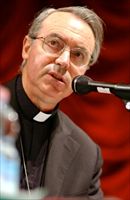 Monsignor Francesco Lambiasi, vescovo di Rimini e presidente della Commissione episcopale per il clero e la vita consacrata.