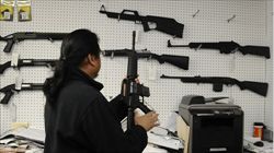 Un negozio di armi negli Usa. 31 mila persone ogni anno muoiono in America a causa di arma da fuoco (Reuters).