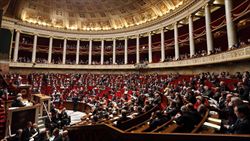 Il Parlamento francese in seduta (Reuters).