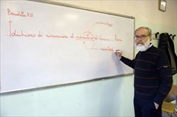 Il professor Pasquale Troia, durante una lezione al Liceo Farnesina di Roma. Foto di Alessia Giuliani/Cpp.