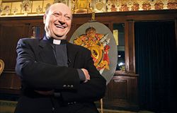 Biblista e teologo, il cardinale Gianfranco Ravasi è tra l’altro un volto noto della Tv: conduce Frontiere dello spirito la domenica mattina su Canale 5 (STEFANO SPAZIANI/OLYCOM).