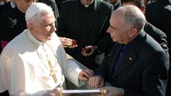 Don Sciortino con Benedetto XVI.