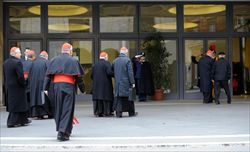 Le riunioni preparatorie  dei cardinaliche anticipano il Conclave. Foto Ansa. 