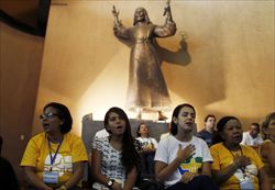 Una veglia di preghiera a Rio in preparazione alla Giornata mondiale della Gioventù di luglio