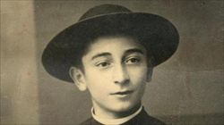 Rolando Rivi (San Valentino, 7 gennaio 1931 – Monchio, 13 aprile 1945), il seminarista di 14 anni torturato e ucciso in Emilia-Romagna dai partigiani rossi . 