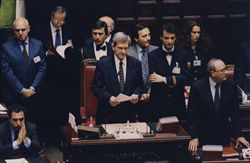 Il discorso di Violante alla Camera nel 1996 (Ansa).