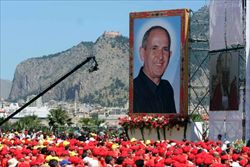 Un'immagine della beatificazione di don Pino Puglisi, a Palermo, sabato 25 maggio 2013. Foto Ansa.