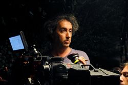 Il regista Paolo Sorrentino sul set.