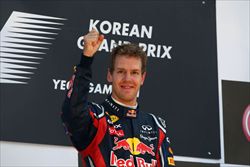 Sebastian Vettel, campione del mondo di Formula 1 anche nel 2011, dopo il titolo iridato del 2010, con la Red Bull.