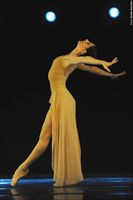 La solista della Scala Beatrice Carbone interpreta a Milano Danza Expo un balletto dedicato alla poetessa Alda Merini.