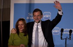 Mariano Rajoy con la moglie Elvira Fernández (Ansa).