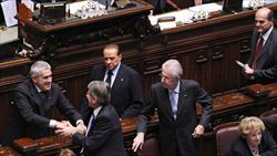 Da sinistra: Casini, Giovanardi, Berlusconi, il premier Monti, il ministro Cancellieri e Bersani.