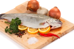 Gli Omega 3, acidi grassi polinsaturi, si trovano soprattutto nel pesce e nei frutti di mare.