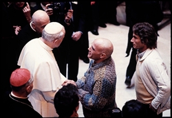 Giovanni Paolo II nel carcere di Rebibbia (Roma, 1984)