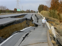 L'autostrada giapponese dopo il terremoto...