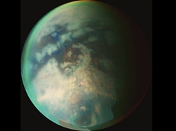 Un'immagine di Titano scattata dalla sonda Cassini (foto: ESA).