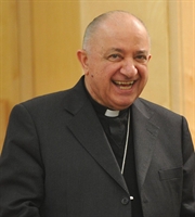 Il cardinale Dionigi Tettamanzi.
