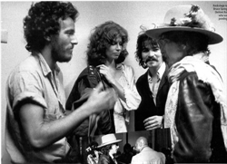 Bruce Springsteen e Bob Dylan s'incontrano per la prima volta a New York.
