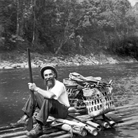 padre Vismara in una foto che documenta la sua avventurosa vita in Birmania.