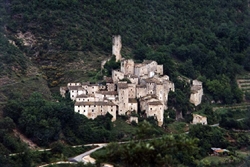 Un veduta del borgo di Postignano.