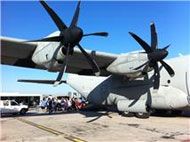Il C-130 militare imbarca i giovani