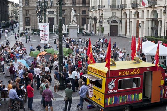 Torino, la carica degli "indignados"
