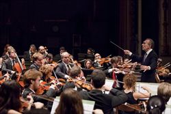 L'Orchestra Mozart diretta da Claudio Abbado (foto Marco Caselli Nirmal). 