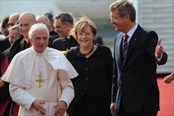 Il Papa, la Cancelleria Angela Merkel e il presidente tedesco Christian Wulff.