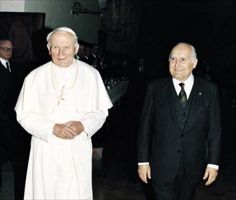Papa Giovanni Paolo II con Oscar Luigi Scalfaro. 