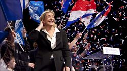Marine Le Pen a Metz, in Francia, durante la campagna elettorale per le elezioni presidenziali (foto: Ansa).