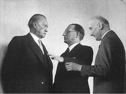 Da sinistra: Konrad Adenauer, Alcide De Gasperi e Robert  Schuman. 