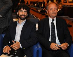 Renzo Ulivieri (a destra), presidente dell'Associazione Italiana Allenatori, insieme a Damiano Tommasi, Presidente dell'associazione Italiana Calciatori (foto Ansa).