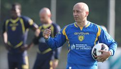Eugenio Corini, neo allenatore del Chievo, sostituisce Domenico Di Carlo.