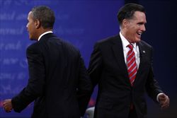 Obama e Romney alla fine del terzo dibattito (foto del servizio: Reuters).