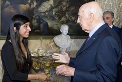 Rossella Urru con il Presidente della Repubblica, Giorgio Napolitano. 