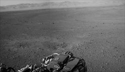 Un'altra fotografia in "soggettiva" del suolo di Marte (Nasa).