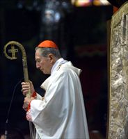 Il cardinale Martini in raccoglimento (Ansa).