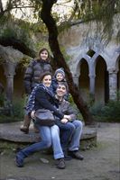 La famiglia Crispo: Anna Rita (la mamma), Vincenzo (il papà) e, dietro, i due figli, Chiara e Matteo. Le fotografie di questo servizio, copertina inclusa, sono di Ugo Zamborlini.