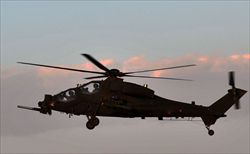 Un elicottero Mangusta durante un'operazione in Afghanistan. Foto di Nino Leto.
