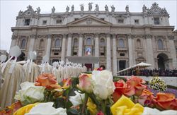 Roma 1° maggio 2011: beatificazione di Giovanni Paolo II (Ansa).