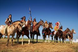 Guerriere Sioux e Cheyennes durante una rievocazione storica (foto Corbis).
