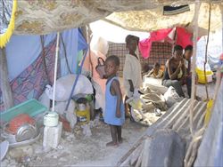 Una tendopoli di Port au Prince, ad Haiti.