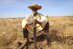 Area del Sahel: un contadino del Niger. Foto di Phil Behan/Wfp.
