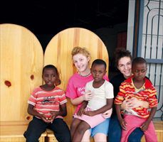 Per tutti i ragazzi l'esperienza di volontariato in Tanzania è stata positiva (foto Rossetti).