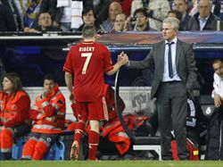 L'allenatore del Bayern Monaco (già vincitore di una Champions League sulla panchina del Real Madrid, con il giocatore francese Frank Ribery (Reuters).